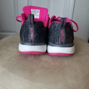 Skechers Women Light Weight Running Shoes Sz 7 (EUC)